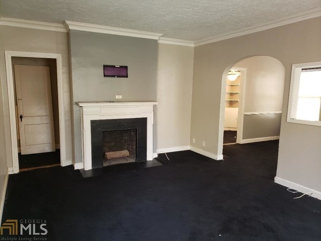 Building Photo - 586 Shannon Dr SW