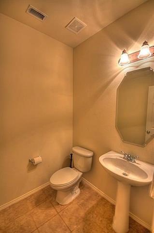 Building Photo - 831 Lake Forest Trl