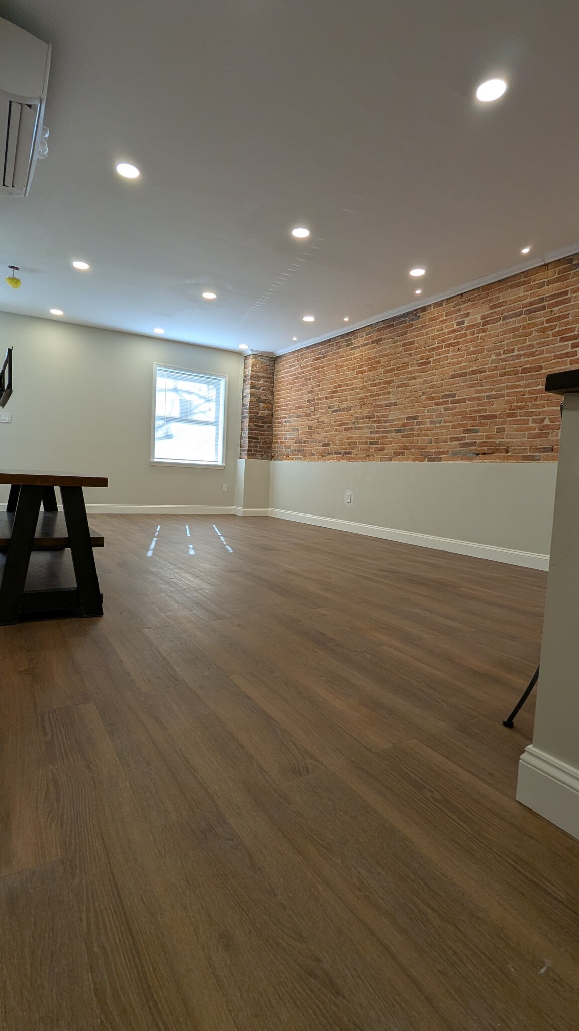 Building Photo - 628 Portland St