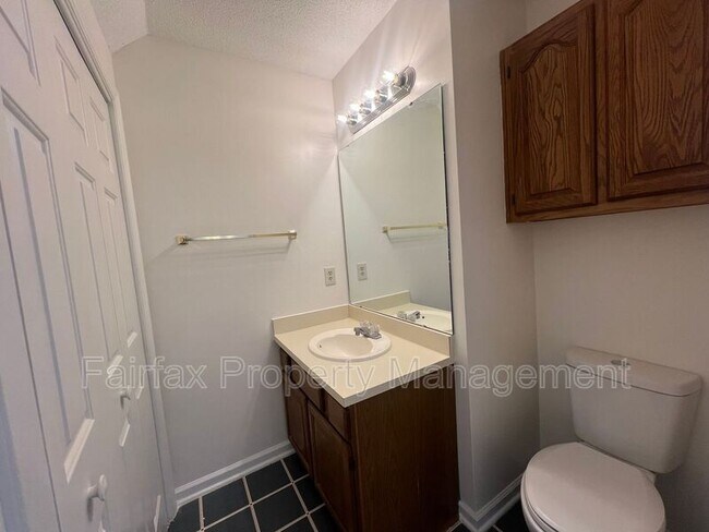 Building Photo - 112 Greenmont Ln