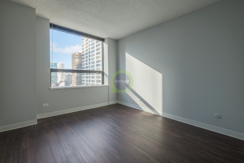 Building Photo - 454 E Ohio St