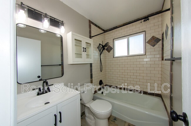 Building Photo - 4405 Ocean Ave