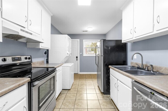 Building Photo - 3519 Benard Ave