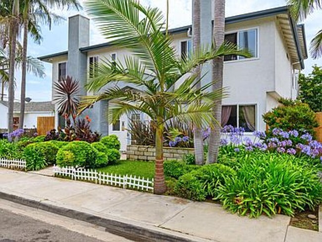 Building Photo - Imperial Beach - 2 Bed 2 Bath with Open Fl...