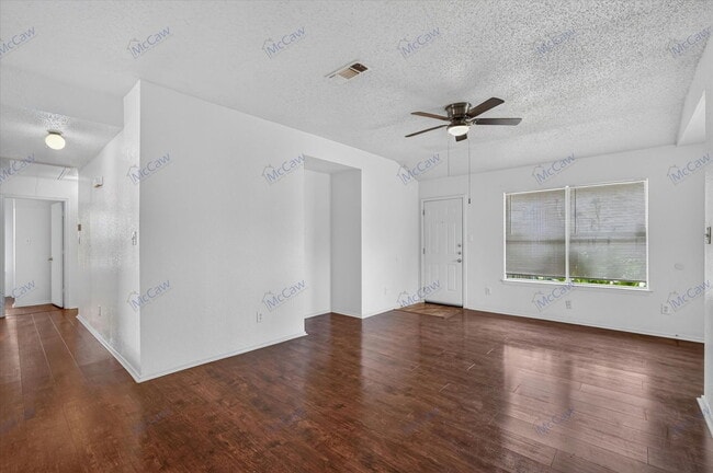 Building Photo - 10340 Blackjack Oaks Dr