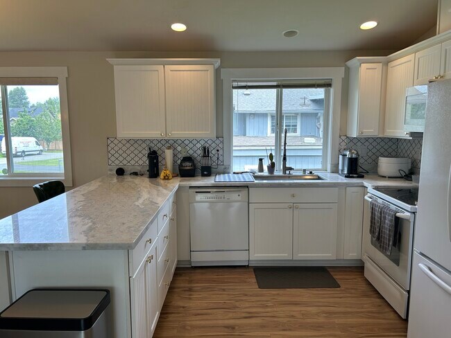 Building Photo - 6440 S Langston Rd