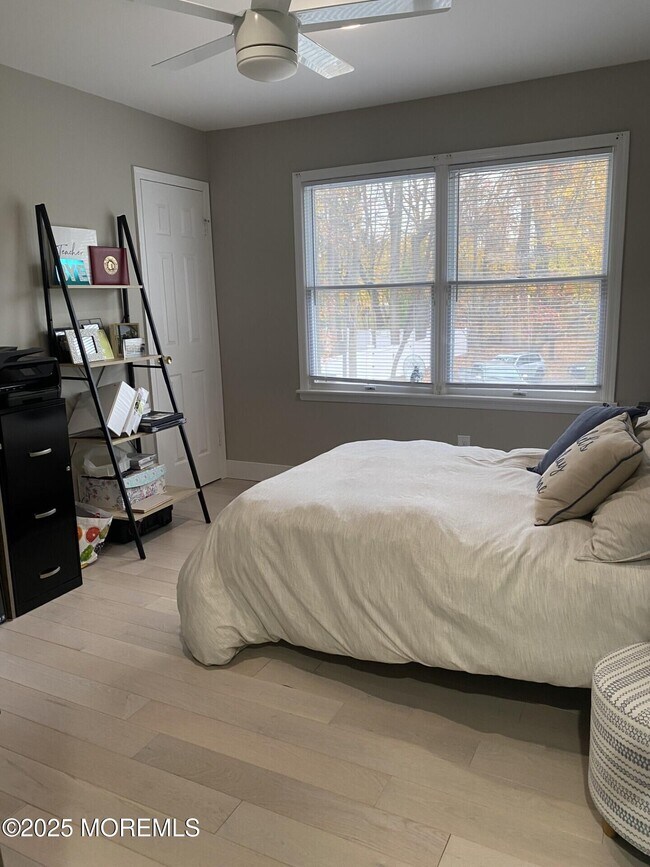 Building Photo - 11 Walnut Ct