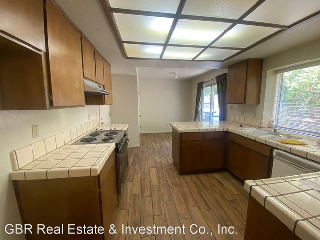 Building Photo - 3 br, 3 bath House - 24 Coyle Creek Circle