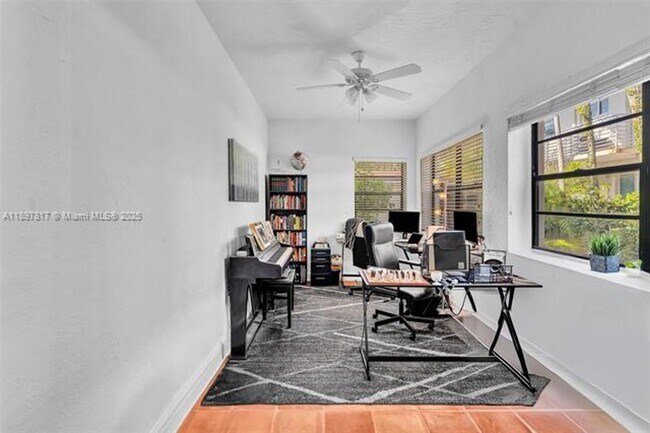 Building Photo - 836 W 40th St