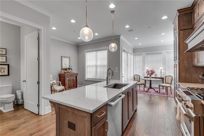 Building Photo - 345 Glen Iris Dr NE