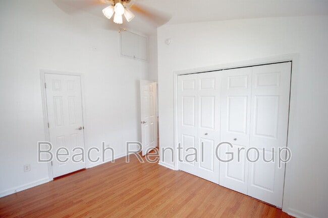 Building Photo - 9490 Leeds Cir