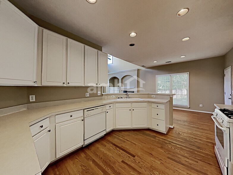 Building Photo - 2175 Carlysle Cove Dr