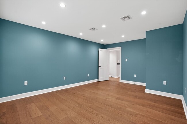 Building Photo - 6506 Jadecrest Dr