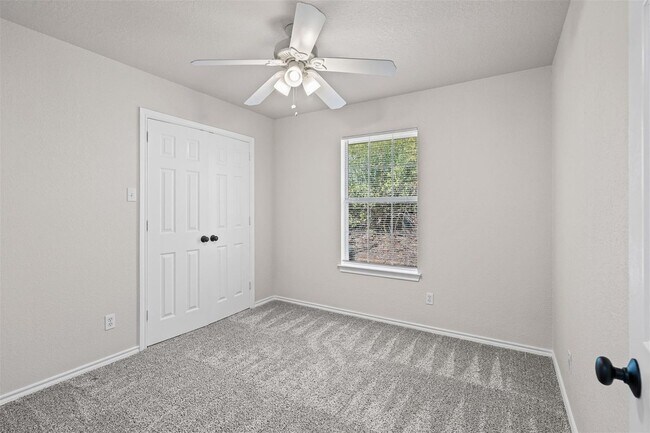 Building Photo - Charming Home In Weatherford