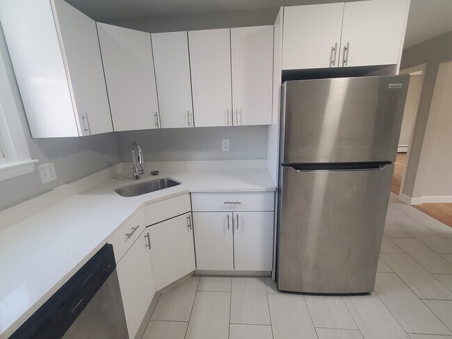 Building Photo - 433 B Sea St