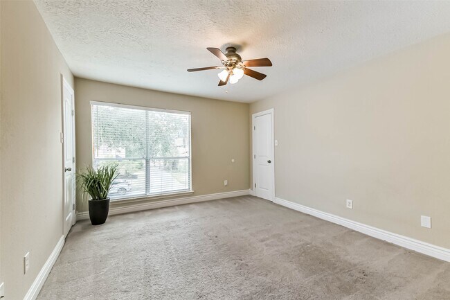 Building Photo - 3911 Cherry Forest Dr