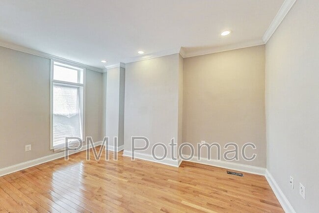 Building Photo - 834 N Stricker St