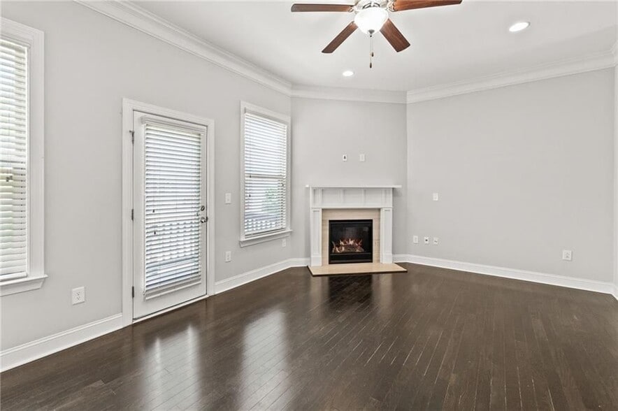 Building Photo - 4435 Donahue Ave