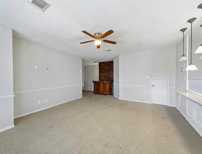 Building Photo - 106 Cezanne Woods Dr