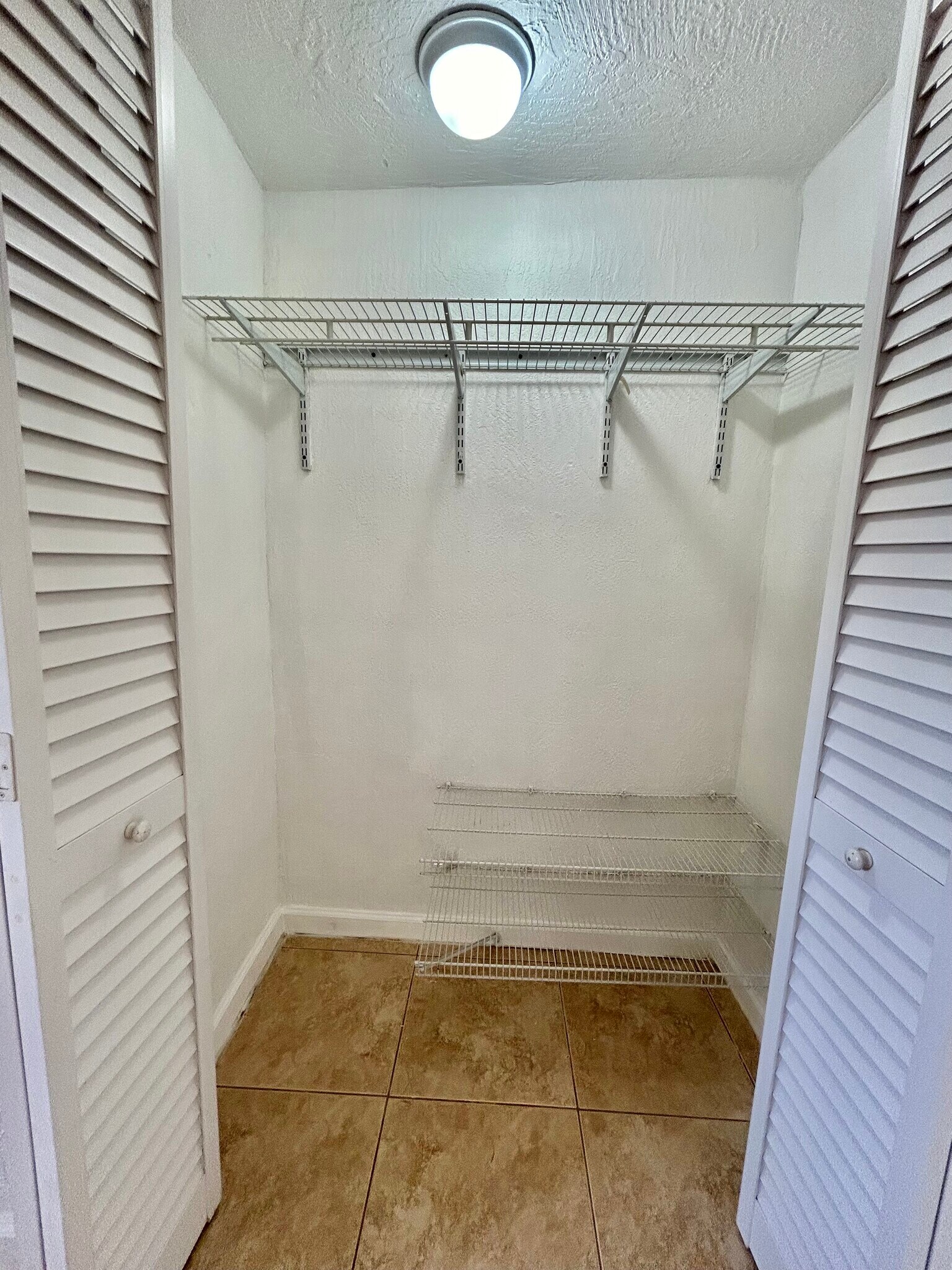Closet - 4221 SW 36th St