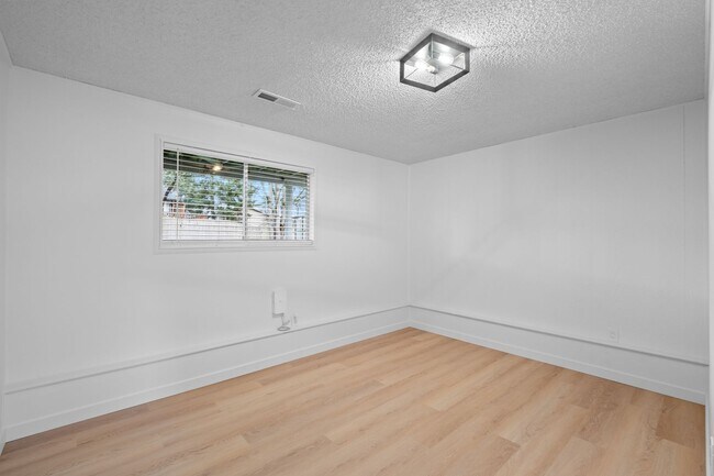 Building Photo - 3bd/1.75ba Mountlake Terrace Home