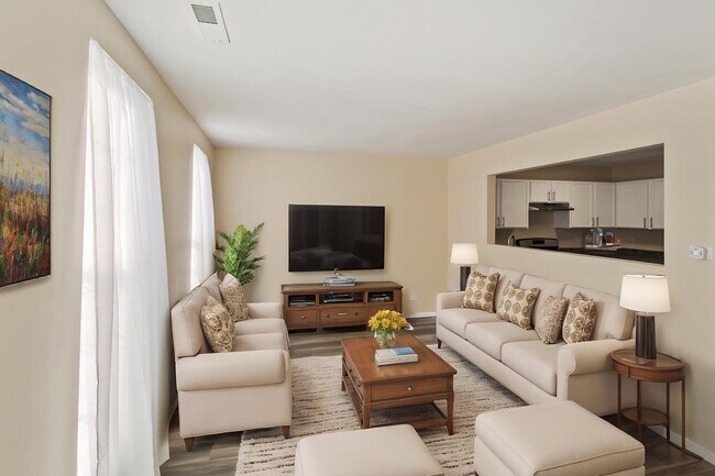 Building Photo - 924 Symphony Dr