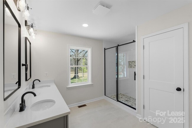 Building Photo - 2509 Wesley Chapel Rd