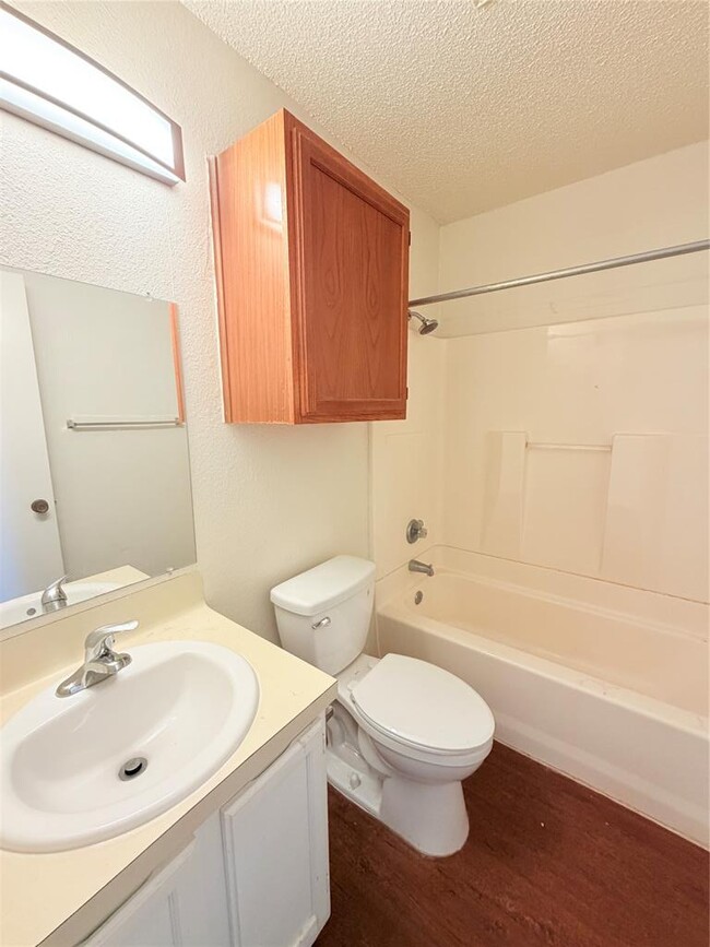 Building Photo - 1213 Ridgemont St