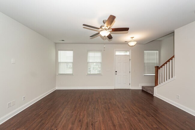 Building Photo - 7787 Montview Rd