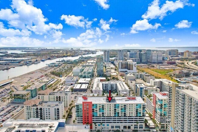 Building Photo - 1208 E Kennedy Blvd