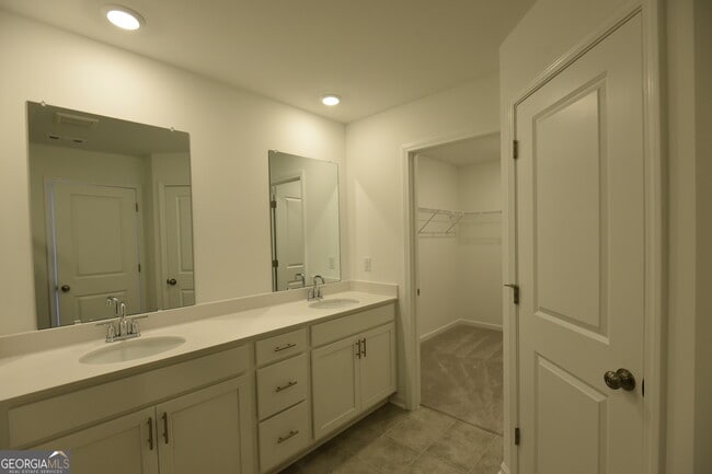 Building Photo - 2839 Rosehall Way