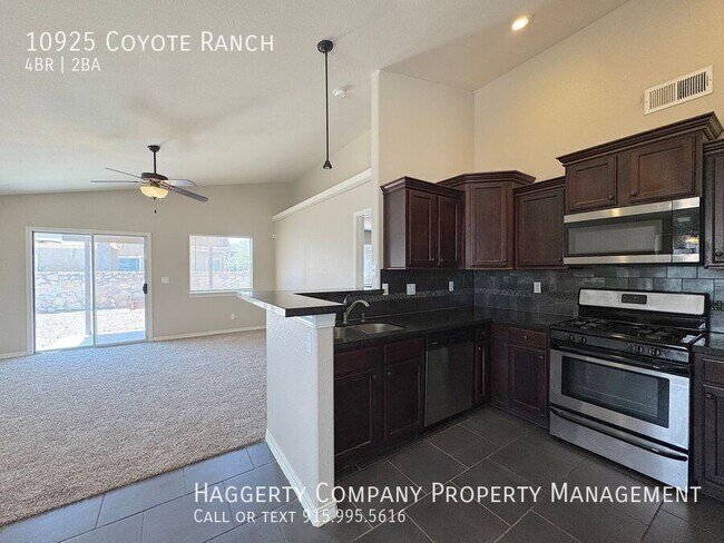 Building Photo - 10925 Coyote Ranch Ln