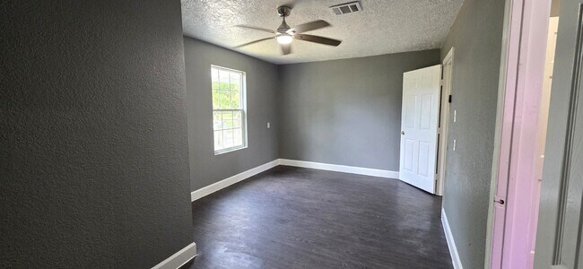 Building Photo - 5701 County Rd 288