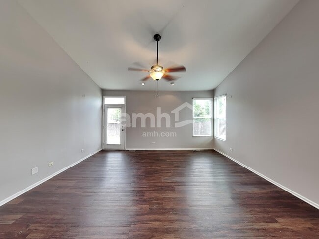 Building Photo - 1400 Bridgehampton Dr