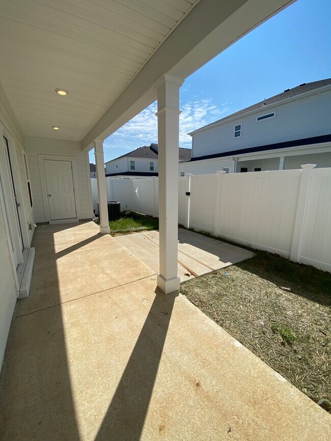 Building Photo - 1802 Streamsong Dr