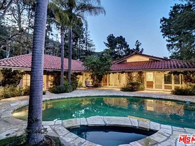 Building Photo - 1681 Stone Canyon Rd