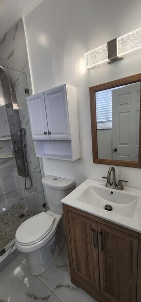 Building Photo - 640 SE 1st St