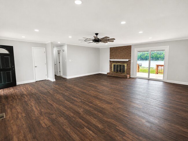 Building Photo - 101 Bayview Cir