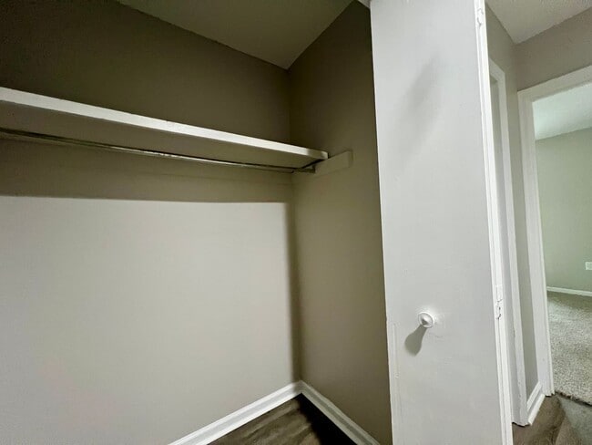 Building Photo - AVAILABLE JUNE (NO PETS PERMITTED)