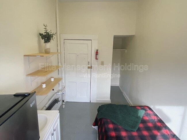 Building Photo - 11 Lincoln Park