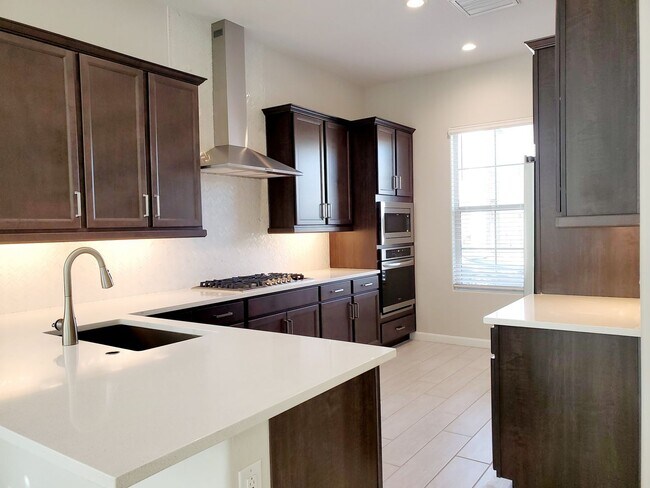 Building Photo - Newer Smart Home Near Mayo Clinic!