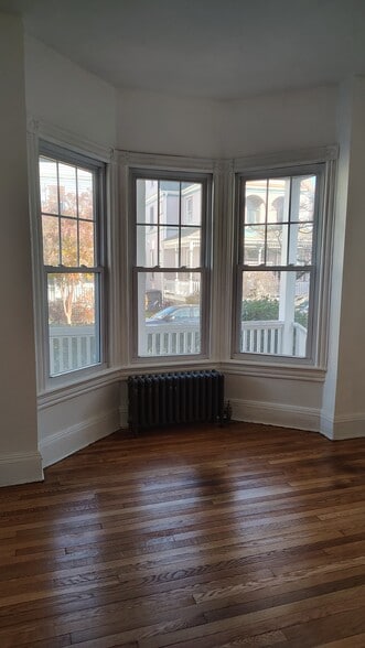 BEVELED WINDOWS IN LIVING ROOM - 4 Edmarth Pl