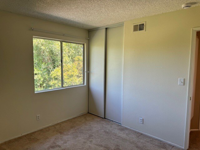 Building Photo - 6828 Ponce Ave