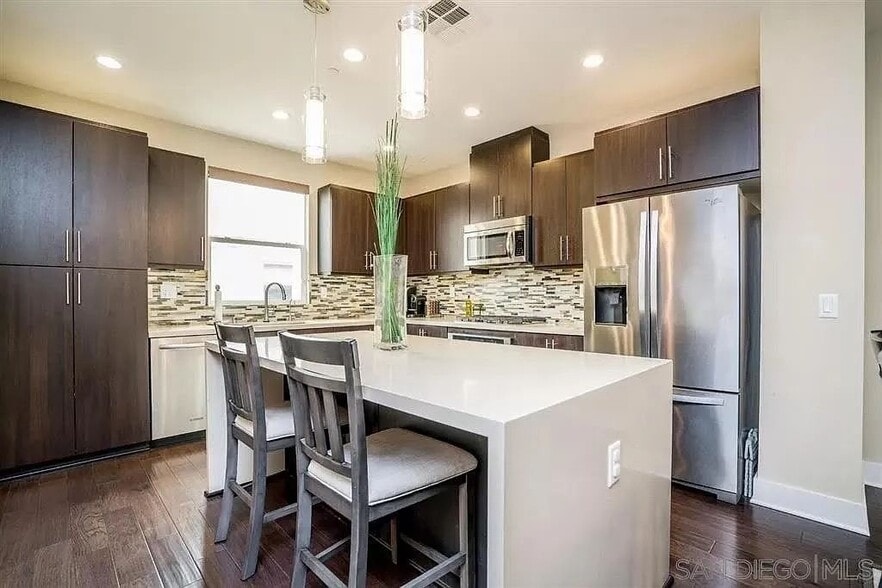 Building Photo - 7837 Modern Oasis Dr