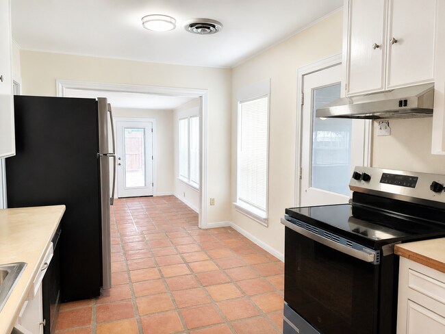 Building Photo - COMPLETELY REMODELED 3 BEDROOM, 2 BATHROOM HOME COMING SOON!