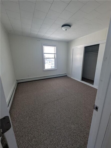 Building Photo - 62 Pleasant St