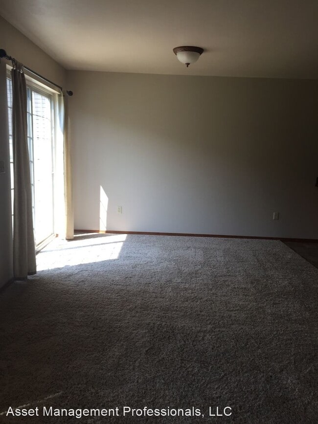 Building Photo - 710-714 Pebble Beach Rd