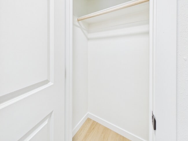 Building Photo - 926 Gilmore St