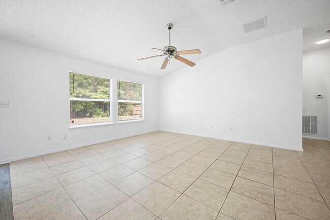 Building Photo - 843 Bonaparte Landing Ct