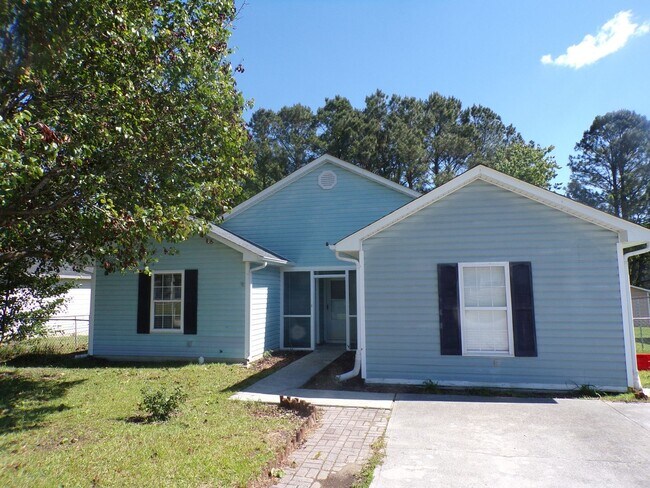 Building Photo - Lovely 3 Bedroom 2 Full Bathroom with a Bonus Room located in Springdale Acres